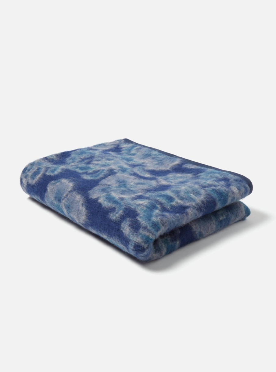 Best Universal Works Universal Works Blanket In Navy Flower Fleece