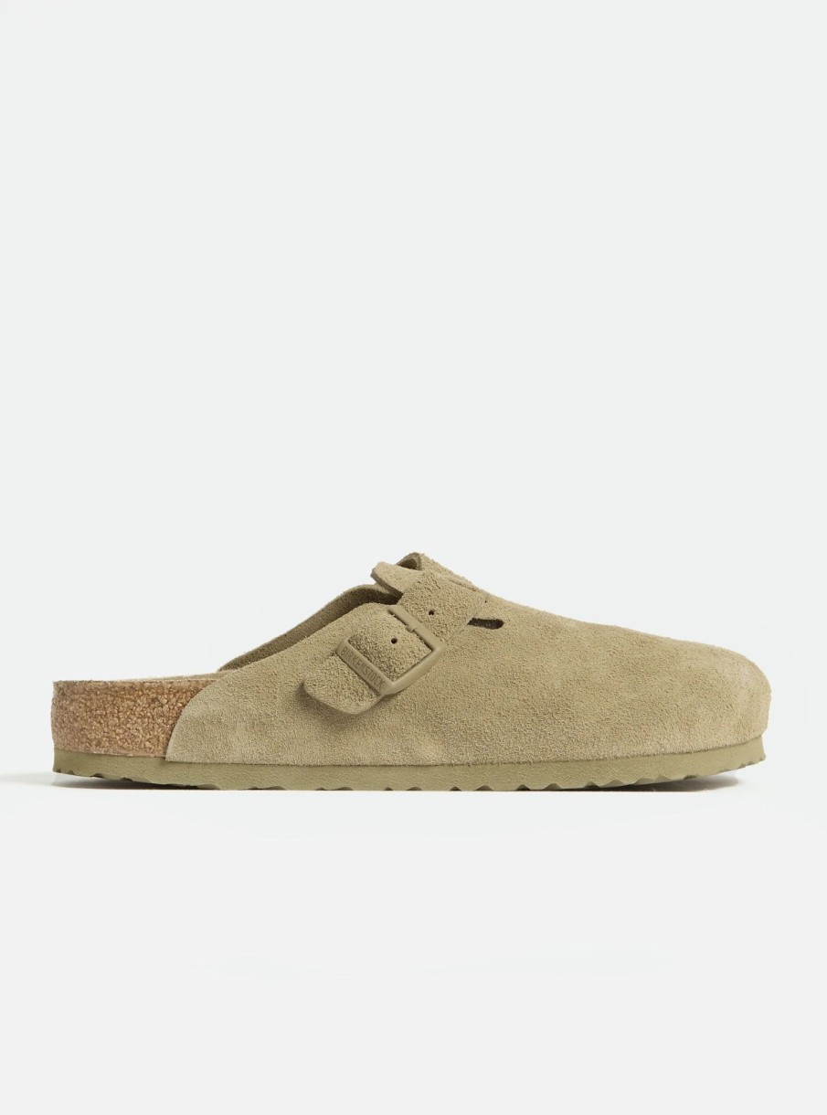 Online Universal Works Birkenstock Boston Soft Foot Bed In Faded Khaki Suede